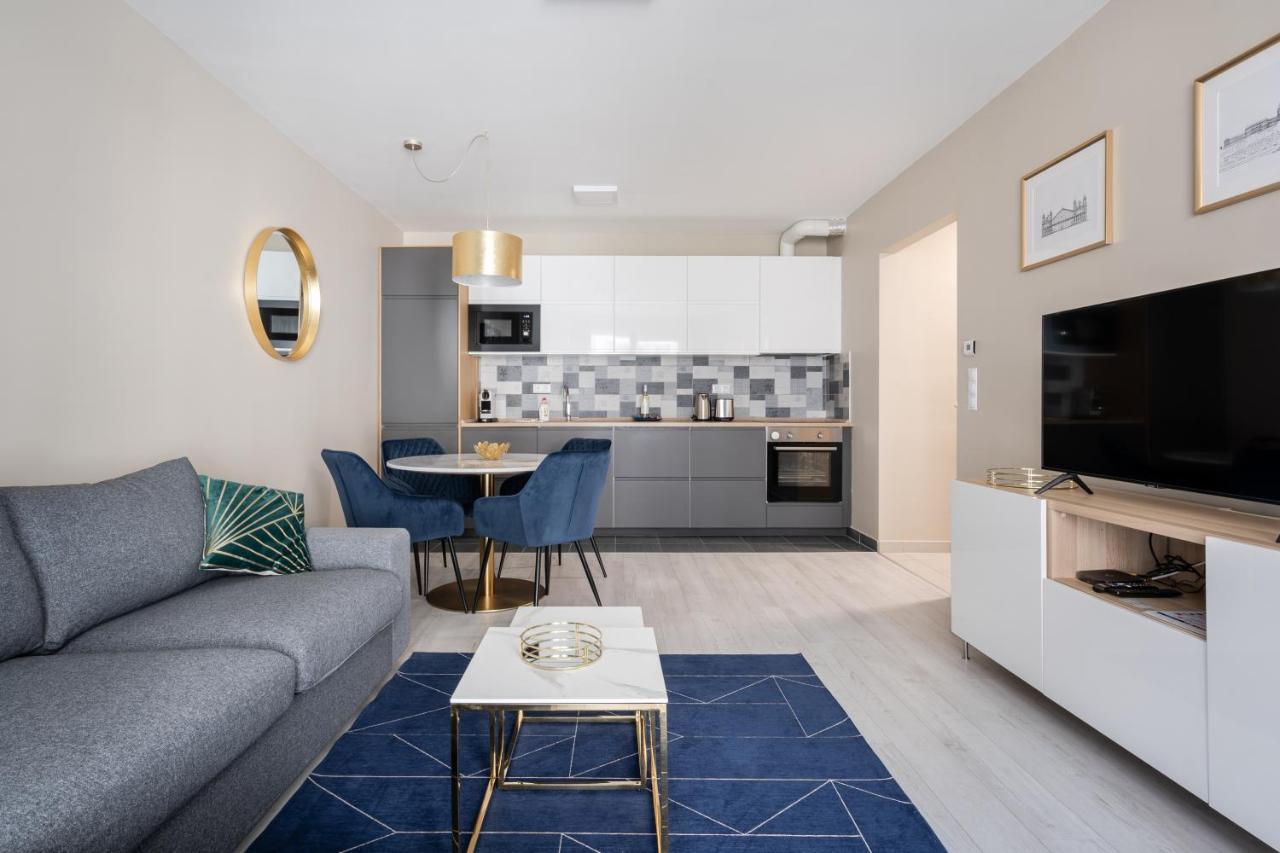Navy Angel Apartment With Balcony Budapest Exteriör bild