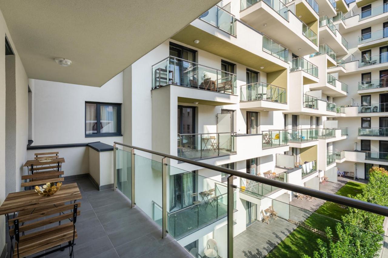 Navy Angel Apartment With Balcony Budapest Exteriör bild